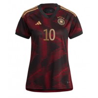 Koszulka piłkarska Niemcy Serge Gnabry #10 Strój wyjazdowy dla kobiety MŚ 2022 tanio Krótki Rękaw